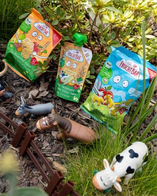 Traktory a zvířátka 🚜🐥 - FruchtBar svačinky vás přenesou do atmosféry výletu na farmu. 👶 Kukuřičné křupky ve tvaru...